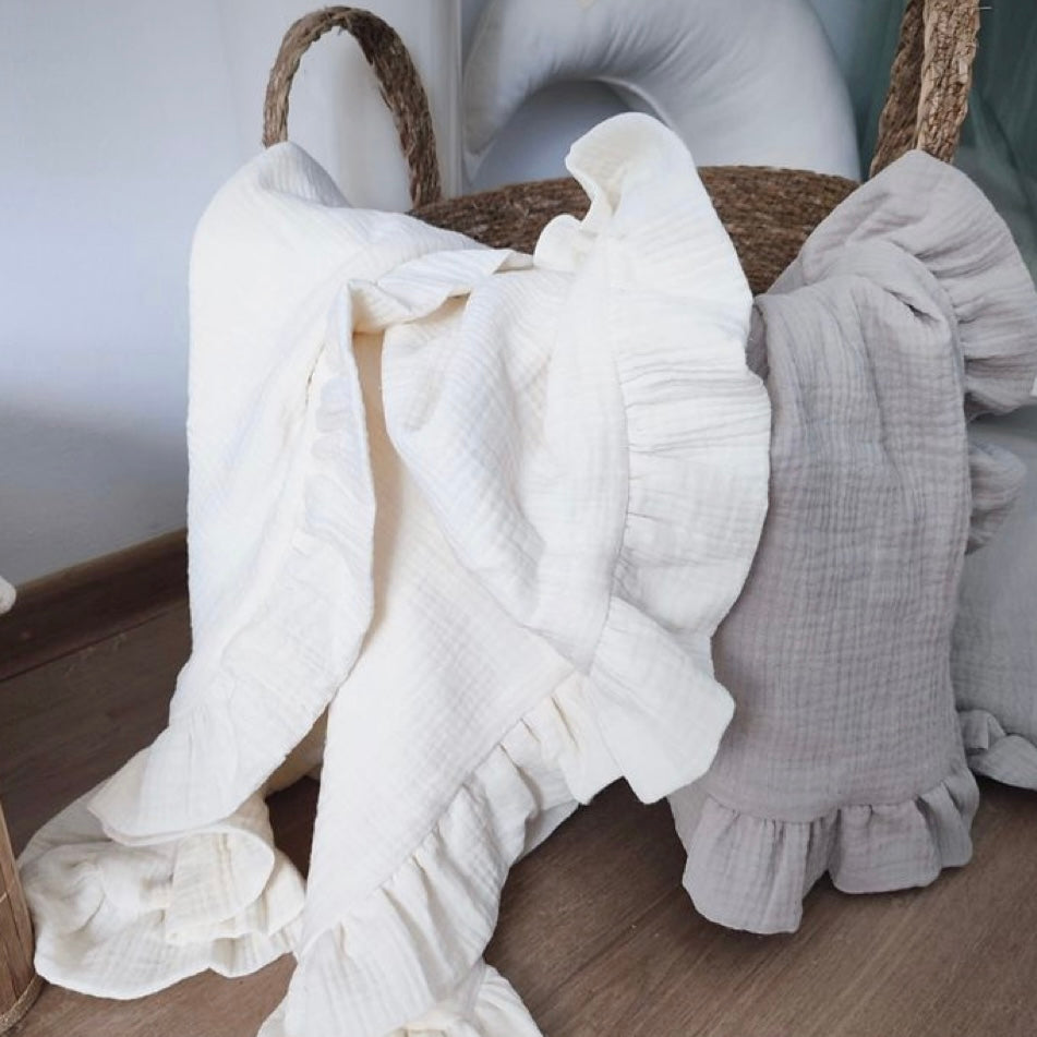 Muslin blanket with ruffles